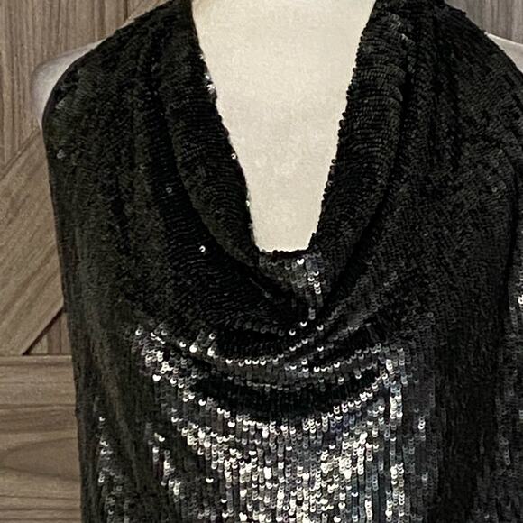 Sequin halter top tie back - Picture 2 of 7